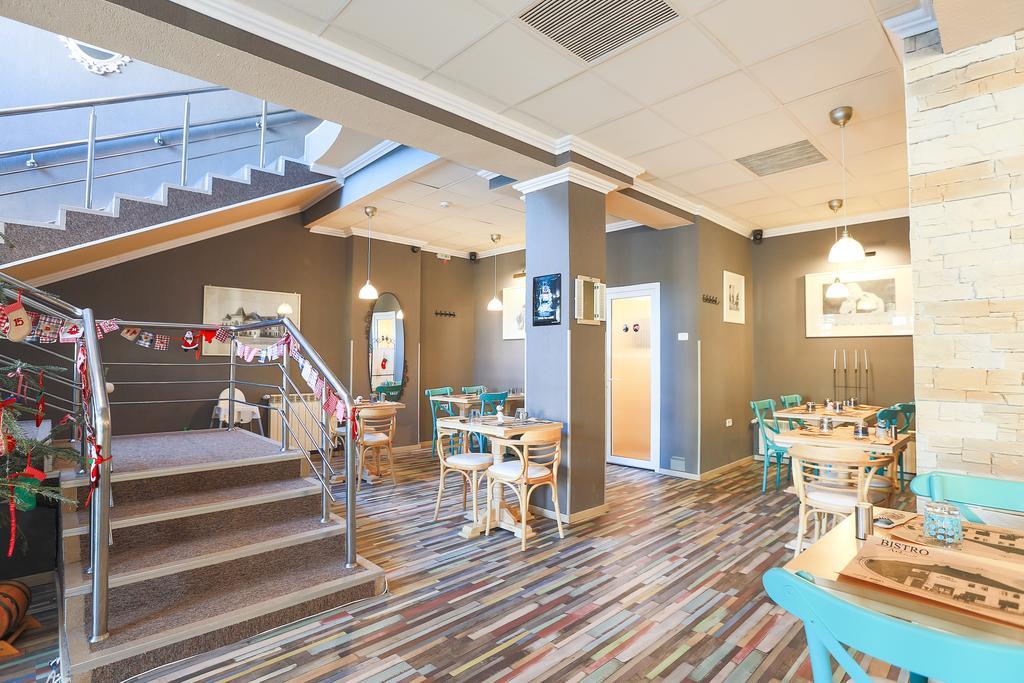 Artmotel & Bistro Hateg Luaran gambar