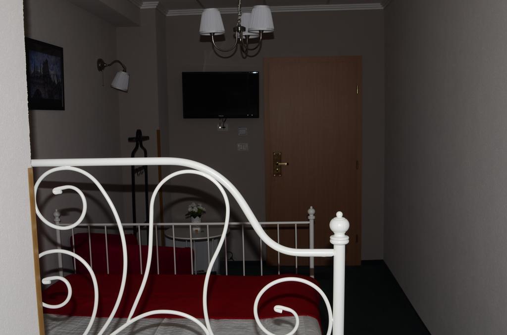 Artmotel & Bistro Hateg Luaran gambar