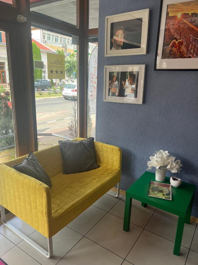 Artmotel & Bistro Hateg Luaran gambar