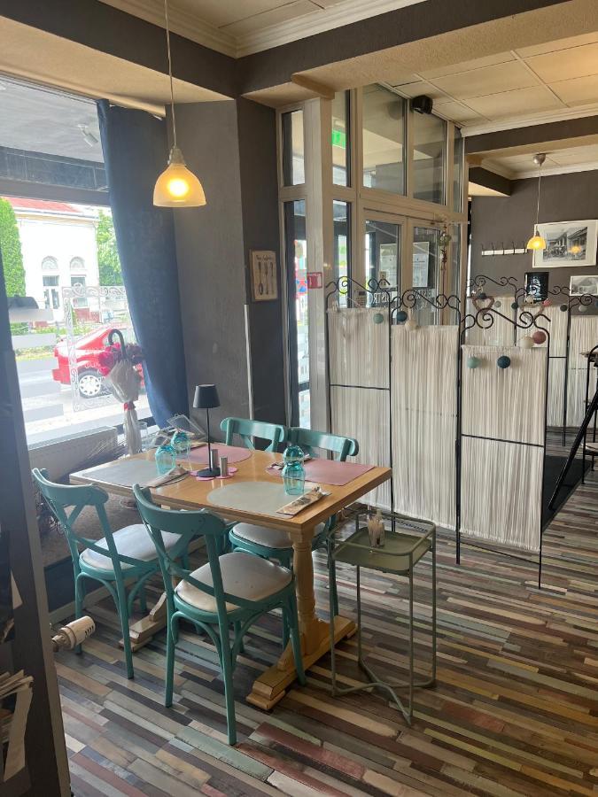 Artmotel & Bistro Hateg Luaran gambar