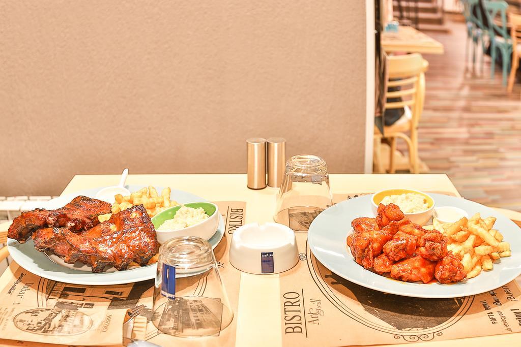 Artmotel & Bistro Hateg Luaran gambar