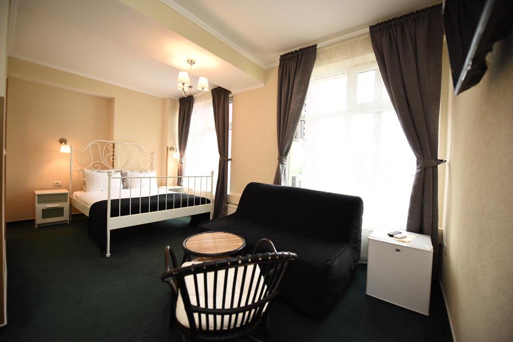 Artmotel & Bistro Hateg Luaran gambar