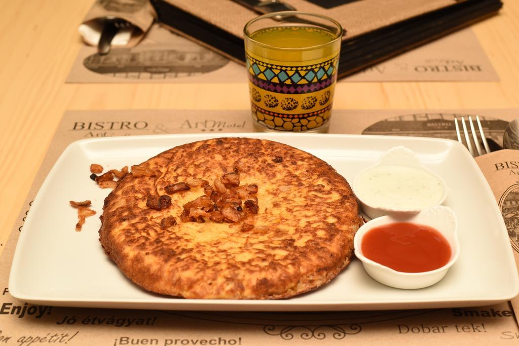 Artmotel & Bistro Hateg Luaran gambar